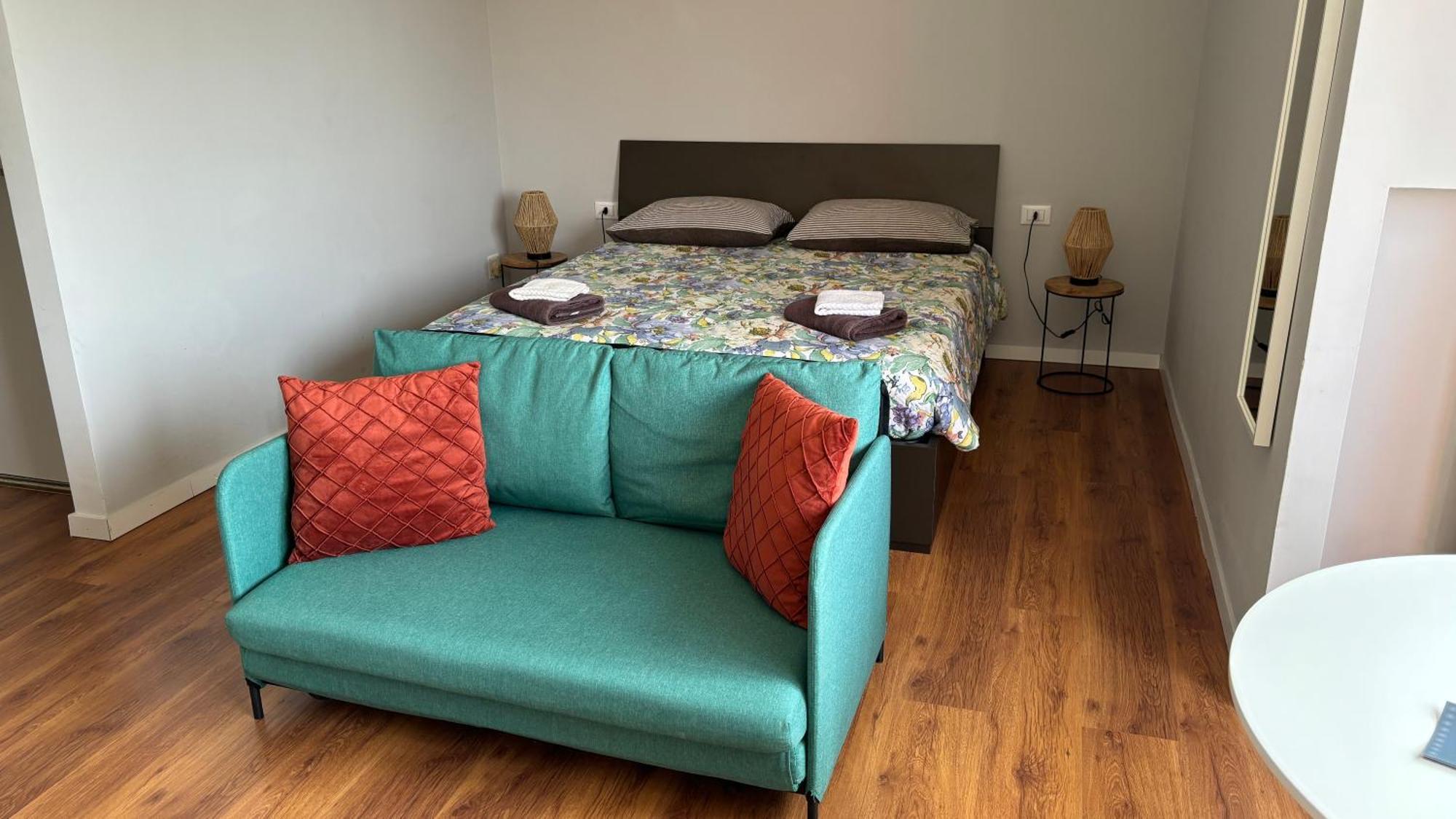 Easy Apartment